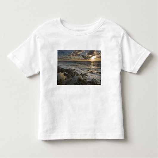 Caraïbisch Zee, Kaaimaneilanden.  Crashwaves 2 Kinder Shirts (Voorkant)