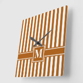 Caramel Modern Stripe met Monogram Vierkante Klok (Hoek)