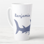 Caricature Nager le requin avec le nom Latte Mug (Angle gauche)
