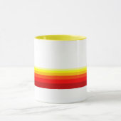 Carlin avec la tasse de rayures (Centre)