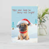 Carlin mignon dans la carte de Noël neige (Debout devant)