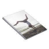 Carnet Adolescente fille fait un exploit de gymnastique,  (Côté Droit)