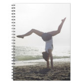 Carnet Adolescente fille fait un exploit de gymnastique, (Devant)