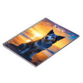 Carnet Adorable chien assis sur l'Ocean Beach au coucher  (Côté gauche)