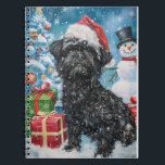 Carnet Affenpinscher Winter Wonderland Christmas Joie<br><div class="desc">Ce design festif reflète l'esprit joyeux de la période des fêtes, avec un adorable petit portant un chapeau de Père Noël. Le chien est niché dans un pays des merveilles hivernales, avec un bonhomme de neige, un sapin de Noël décoré et des cadeaux joliment emballés. Les flocons de neige tombent...</div>