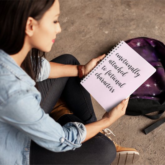 Carnet Attaché Émotionnellement À Des Caractères De Ficti