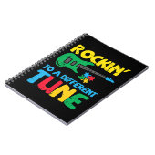 Carnet Attrape ce T-Shirt Rockin To Different Tune Guitar (Côté gauche)