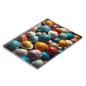 Carnet avec design de coquillages colorés (Côté gauche)