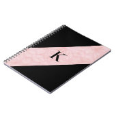 Carnet Batik rose en poudre et Monogramme noir (Côté gauche)