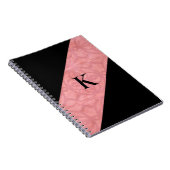 Carnet Batik rose ruddy et monogramme noir (Côté Droit)