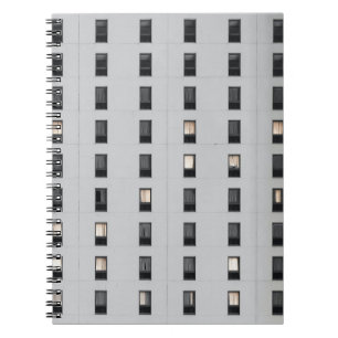 Carnet Bâtiment en béton blanc et noir
