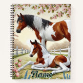 Carnet Beau cheval et poulain dans un verger en fleurs (Devant)