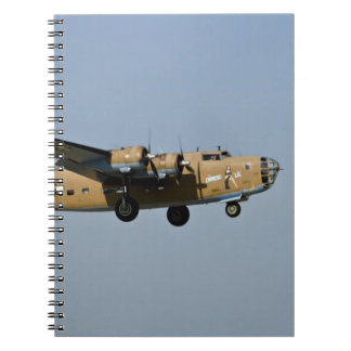 Carnet Bombardier de Lil B-24 de diamant, débarquant chez