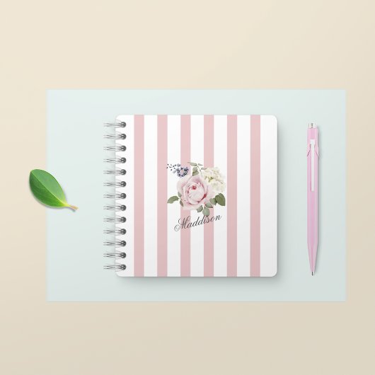Carnet Bouquet de roses rayées rose-chic du pays Monogram