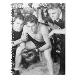 Carnet Boxer dans un coin avec entraîneurs, boxe, vintage
