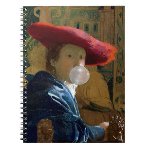 Carnet Bubble gum Diva dans un casquette rouge soufflant