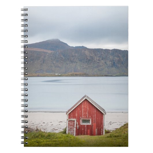 Carnet Cabine rouge Ramberg Lofoten (Devant)