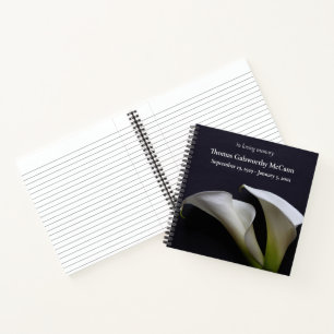 Carnet Calla ment sur un arrière - plan sombre