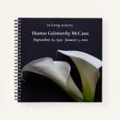 Carnet Calla ment sur un arrière - plan sombre (Devant)