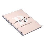 Carnet Calligraphie Monogramme Fille Nom initial Blush Ro (Côté Droit)