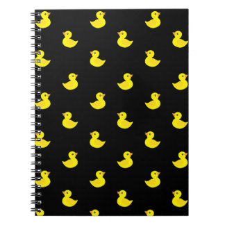 Carnet Canard jaune minuscule sur Arrière - plan noir