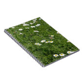 Carnet Champ d'herbe verte avec des fleurs blanches et ja (Côté Droit)