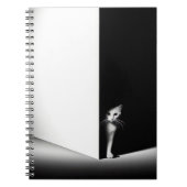 Carnet Chat Blanc Dans Les Ombres Noires (Devant)