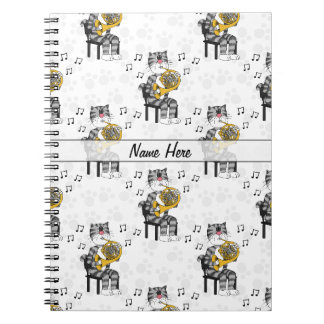 Carnet Chat jouant du cor d'harmonie Musicien de cuivres