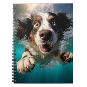 Carnet Chien Excité Nageant Sous L'eau Design