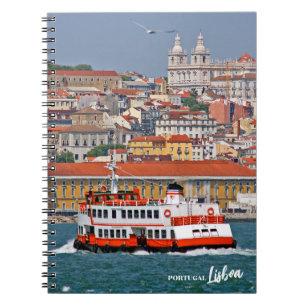 Carnet Ciel de Lisbonne avec vieux ferry sur le fleuve Ta