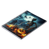 Carnet Cimetière, squelette assis sur une tombe. (Côté gauche)