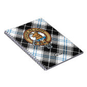 Carnet Clan Forbes Crest sur la robe Tartan (Côté Droit)