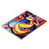 Carnet Cobra avec des écailles rouge et jaune vibrantes d (Côté gauche)