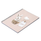 Carnet Coeurs lapins blancs dans un Baby shower panier XO (Côté gauche)