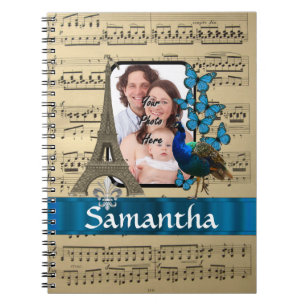 Carnet Collage de Paris sur la feuille de musique
