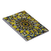 Carnet Conception de mandala dessinée à la main jaune ver (Côté Droit)