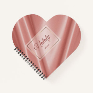 Carnet Coral texture soie. Cadre doré.