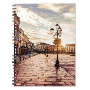 Carnet Coucher de soleil sur le carré à Padova en Italie