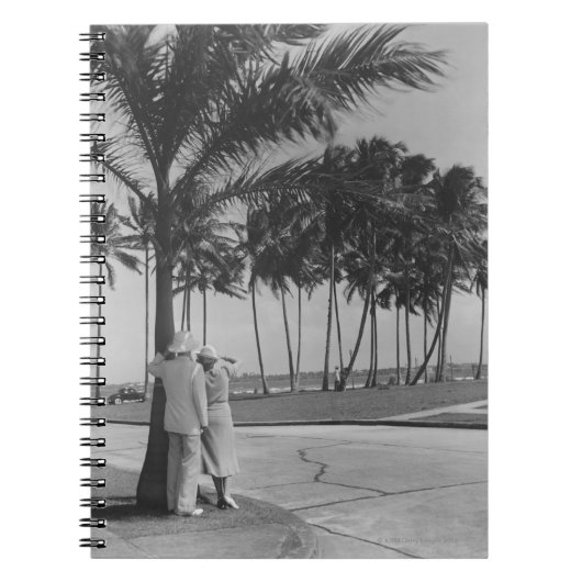 Carnet Couples se tenant sous l'arbre (Devant)