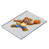 Carnet Cute 3D Teddy Bear Playing Basketball – Adorable S (Côté gauche)