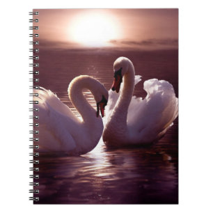 Carnet Cygnes affectueux formant un coeur