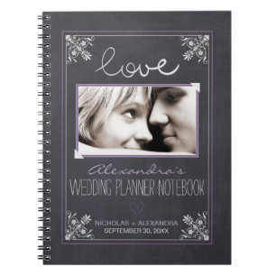 Carnet de wedding planner de jeune mariée de