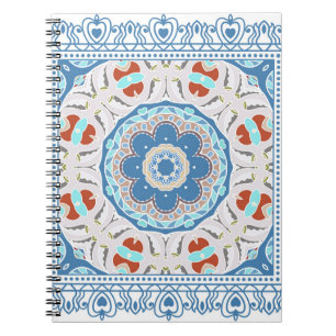 Carnet Décor coloré sur arrière - plan blanc, 