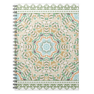 Carnet Décor coloré sur arrière - plan blanc,