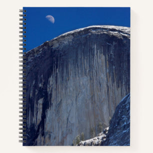 Carnet Demi-lune se lève sur le dessus de la moitié du dô