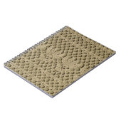 Carnet Dentelle artisanale vert olive sur arrière - plan  (Côté gauche)