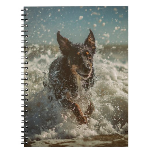 Carnet des vagues de l'océan de chien joueuse (Devant)