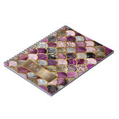 Carnet d'esquisse des écailles de sirène rose mauv (Côté gauche)