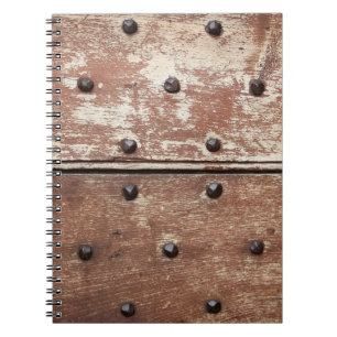 Carnet Détail d'une vieille porte peinte en noir avec moi