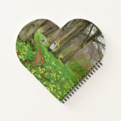 Carnet Deux filles cueillant des fleurs dans la forêt de (Dos)